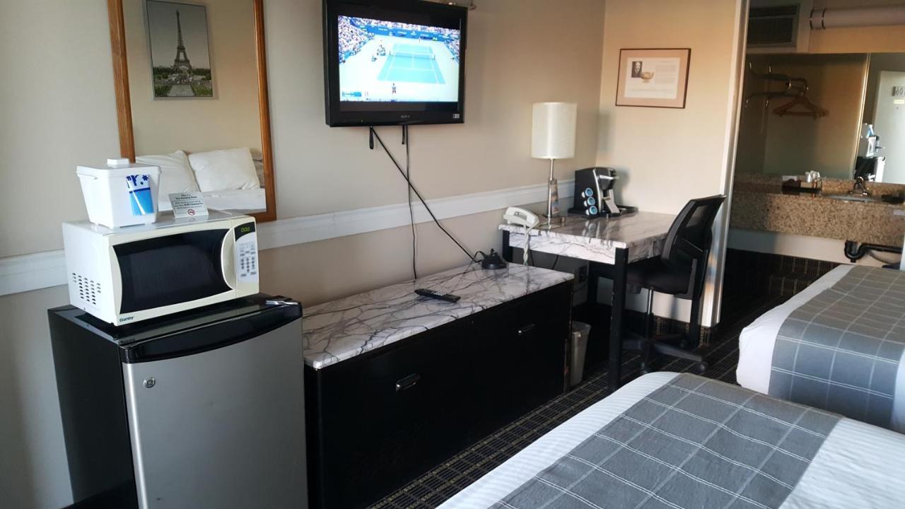 Canadian Motel North Battleford Esterno foto