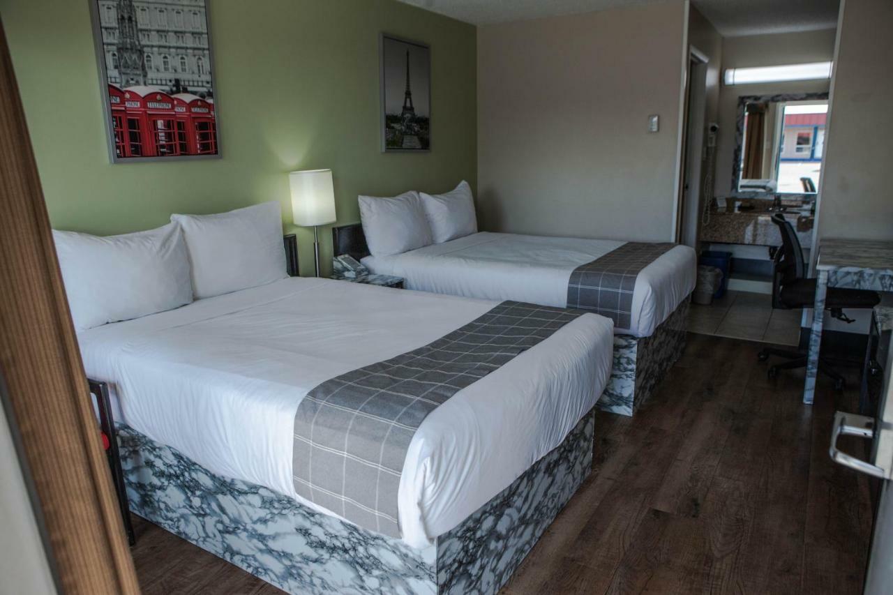 Canadian Motel North Battleford Esterno foto