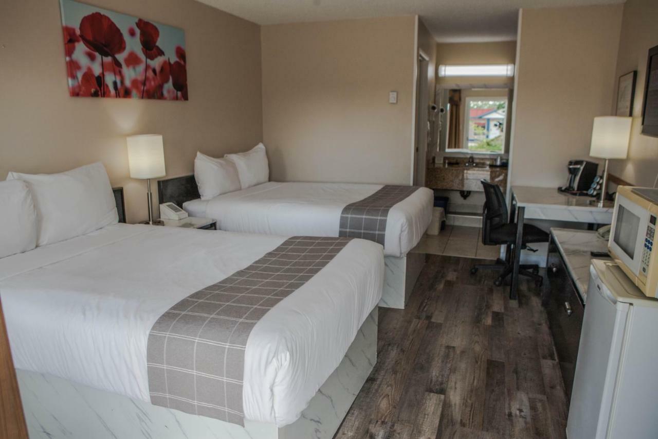 Canadian Motel North Battleford Esterno foto